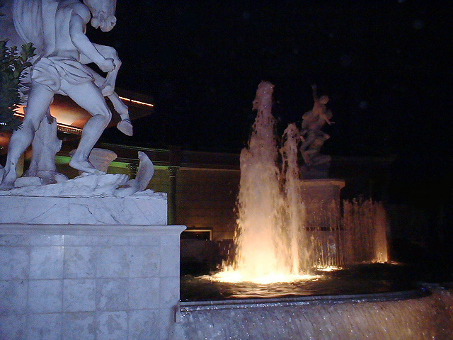 Statue and Fountain near Bellagio Entrance